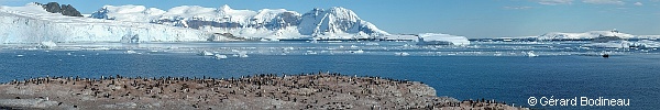 Ile Anvers vue depuis l'ile Cuverville en Peninsule Antarctique