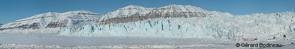 Le front du glacier Tuna dans le fjord du Temple au Spitzberg